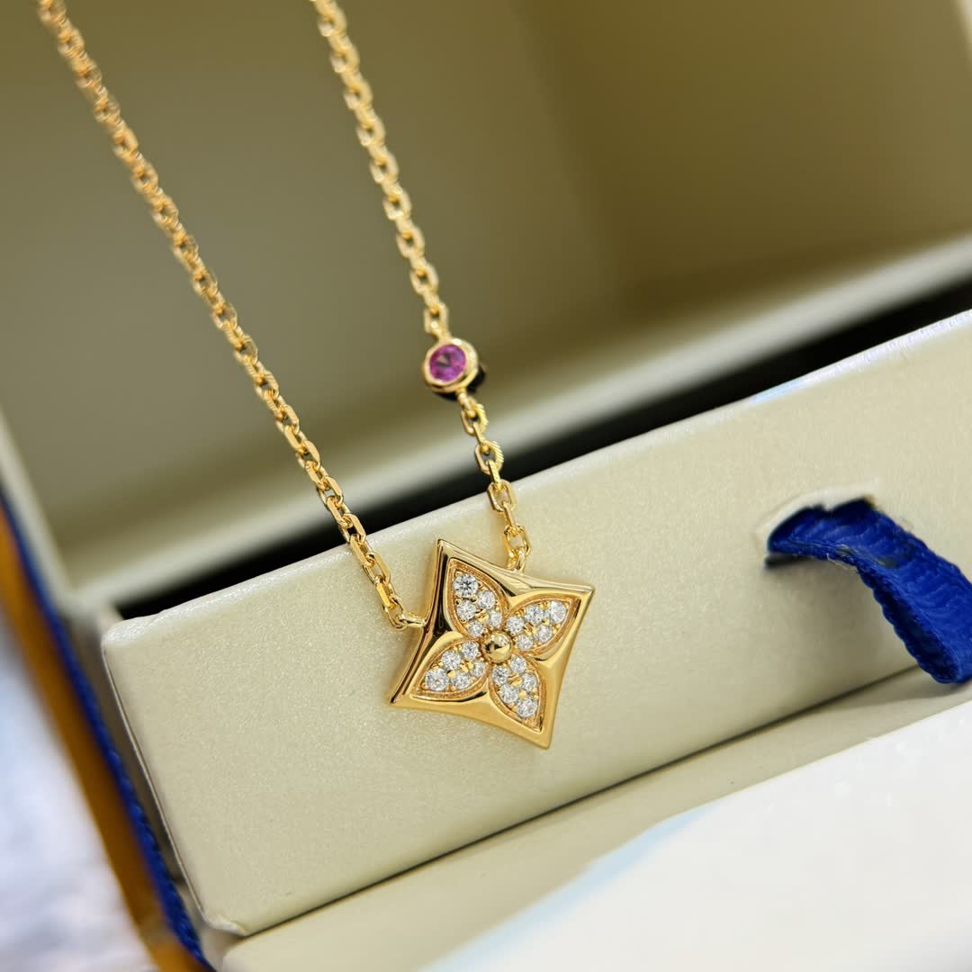 Van Cleef & Arpels Alhambra Diamond and Pink Sapphire Necklace Van Cleef & Arpels Alhambra Diamond and Pink Sapphire Necklace